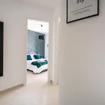 White Horizon Apartment