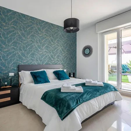 White Horizon Apartment *